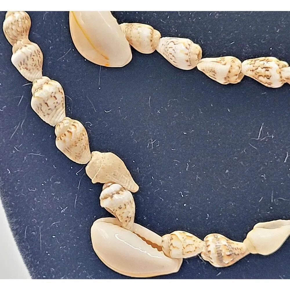 Vintage 70s Bohemain Cowrie & Conch Long Necklace 35in